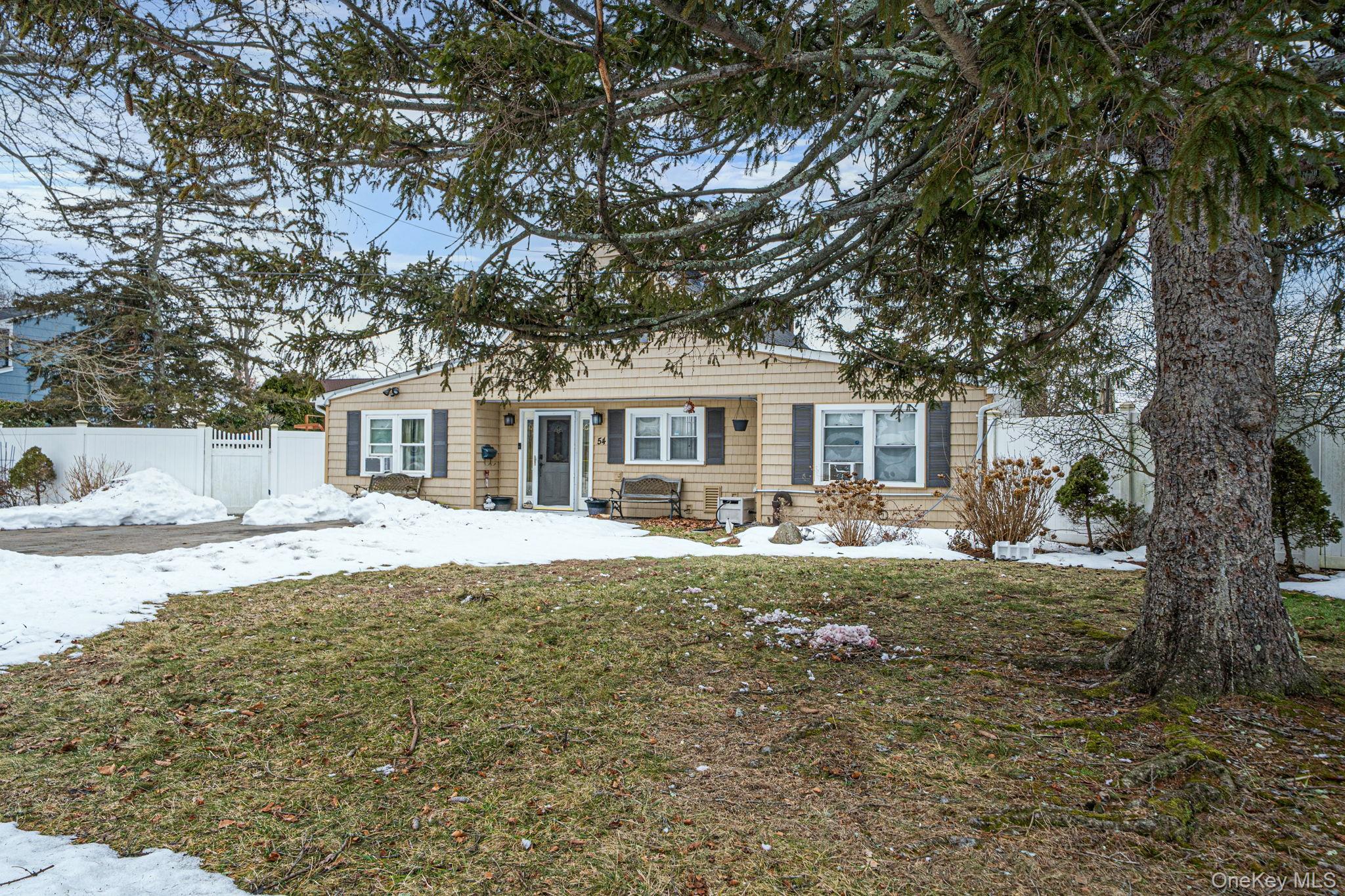 Single Family Pacific  Suffolk County, NY 11729, MLS-966632-5