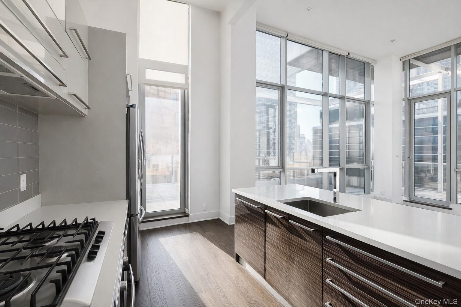 Single Family Jackson  Queens, NY 11101, MLS-966633-7