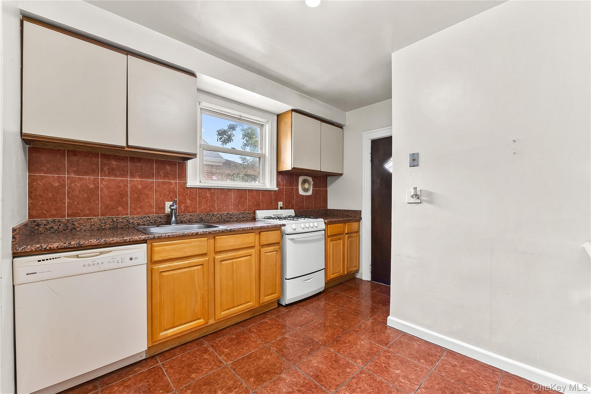 Single Family 261st  Queens, NY 11004, MLS-966635-5