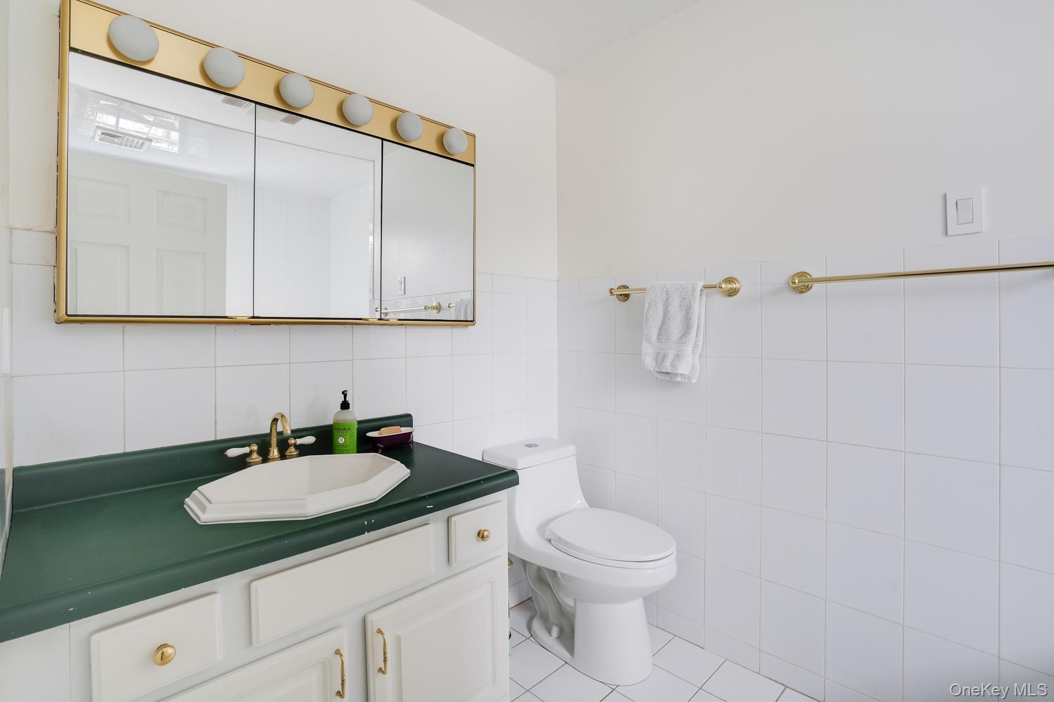 Single Family Gardnertown  Orange County, NY 12550, MLS-966666-23