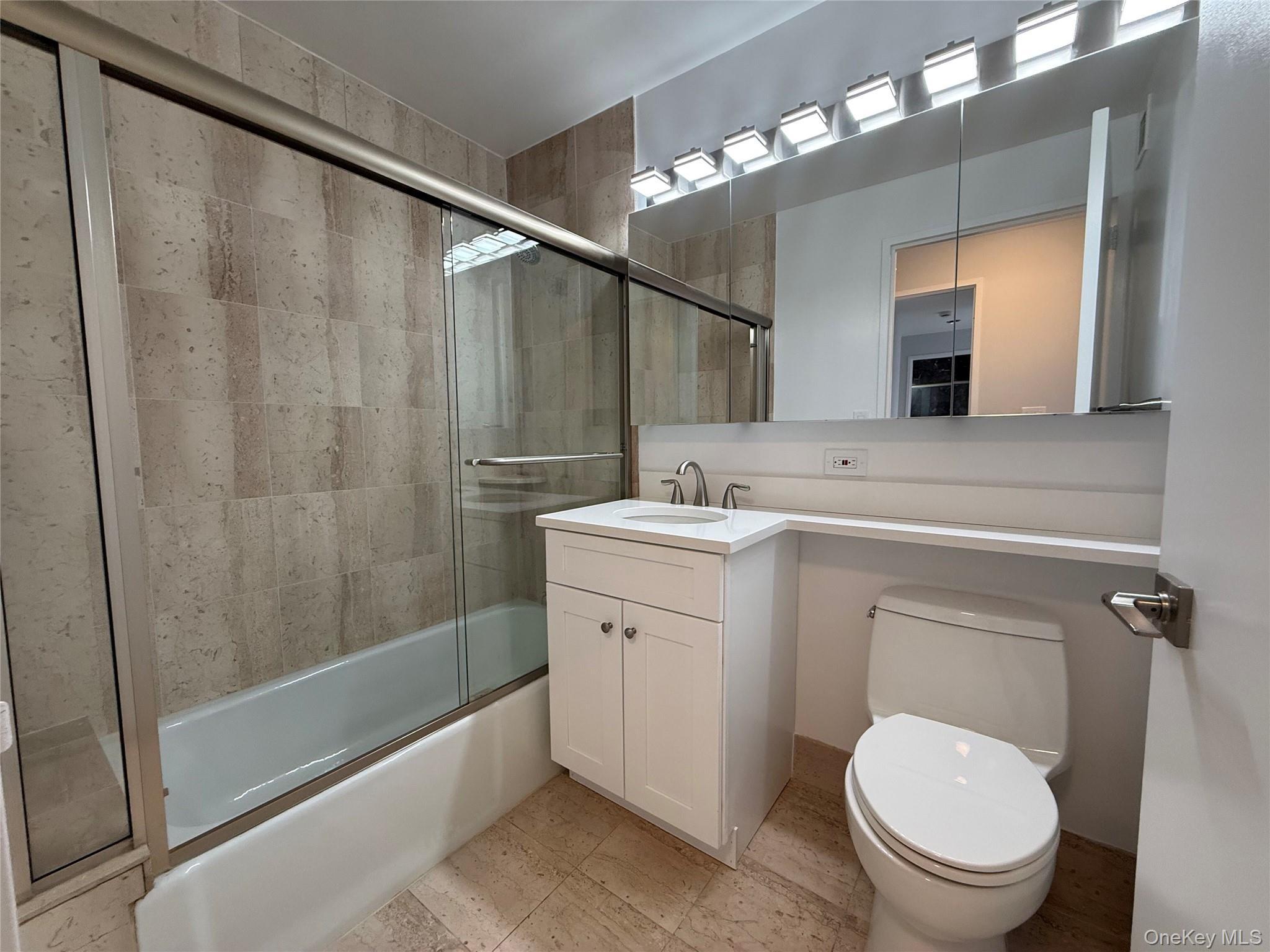 Condo Queens  Queens, NY 11375, MLS-966718-16