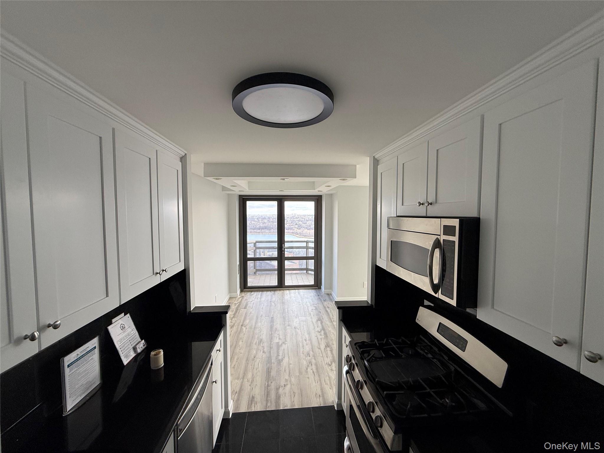 Condo Queens  Queens, NY 11375, MLS-966718-18