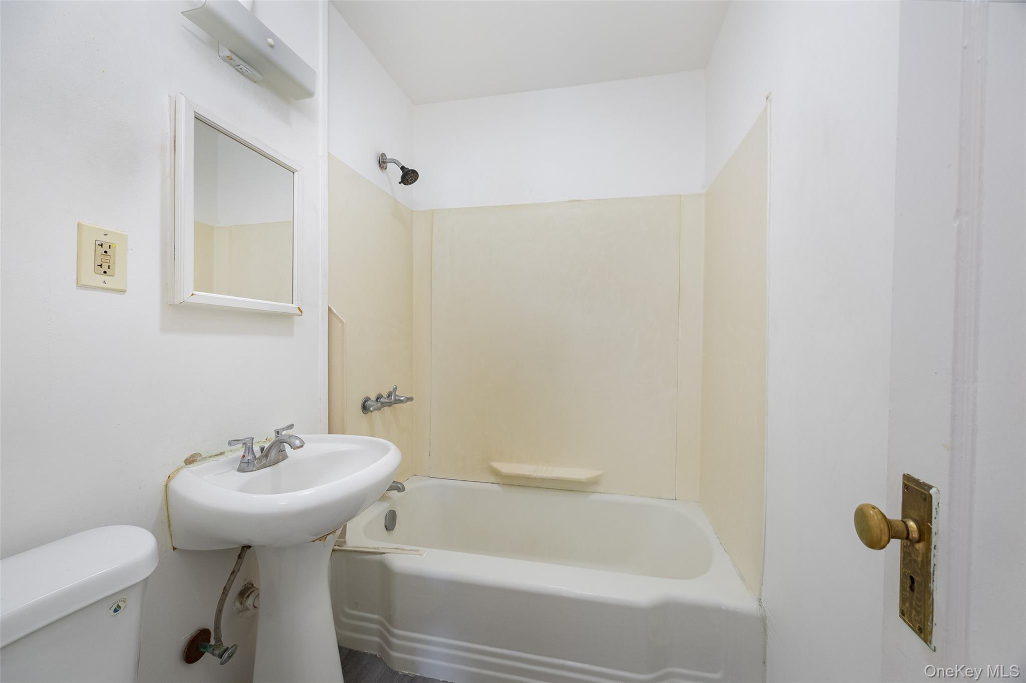 Single Family Vernon  Dutchess County, NY 12601, MLS-966725-15