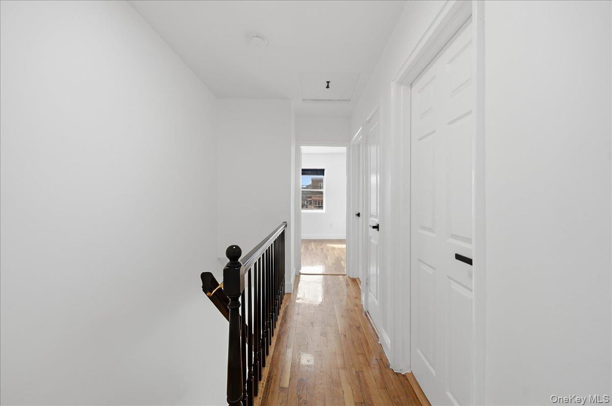 Single Family Brinsmade  Bronx, NY 10465, MLS-966753-10