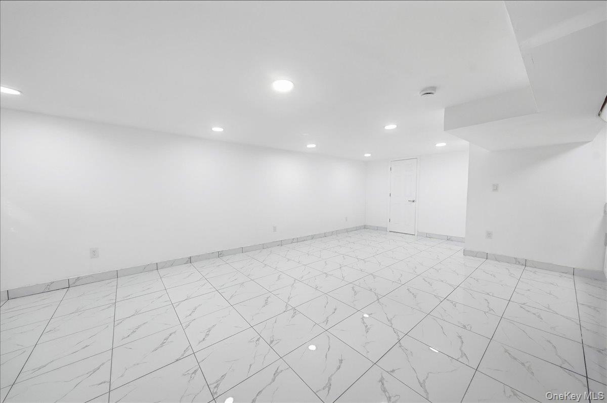 Single Family Brinsmade  Bronx, NY 10465, MLS-966753-20