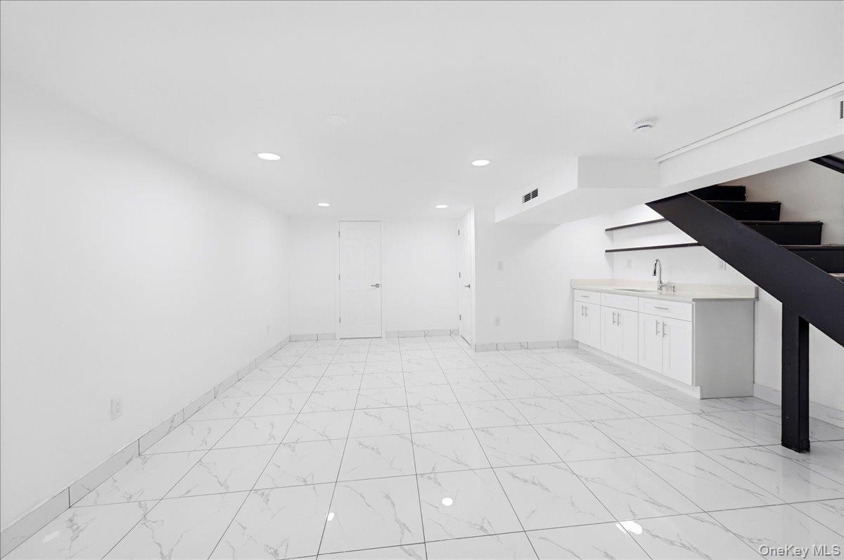 Single Family Brinsmade  Bronx, NY 10465, MLS-966753-21