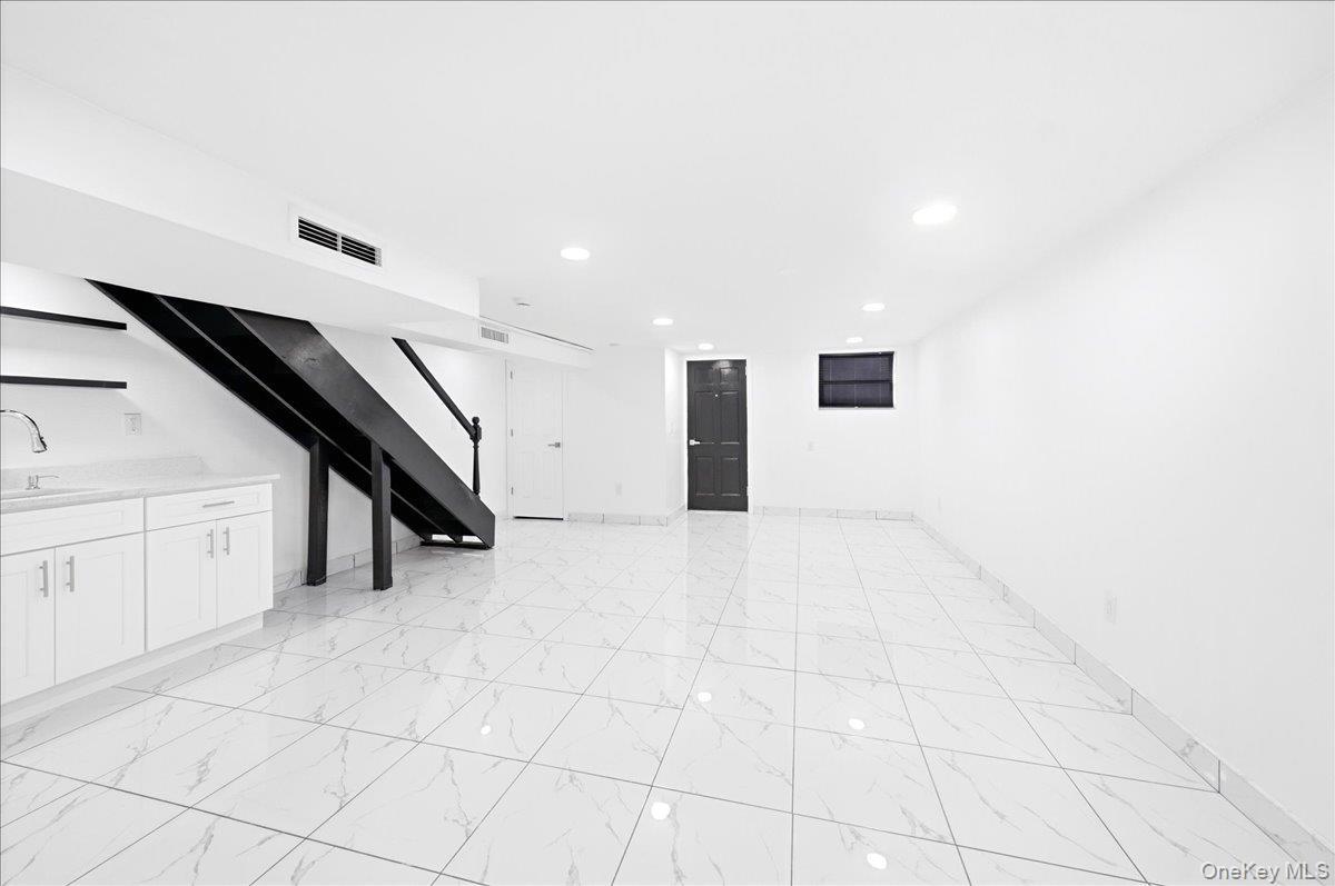 Single Family Brinsmade  Bronx, NY 10465, MLS-966753-24