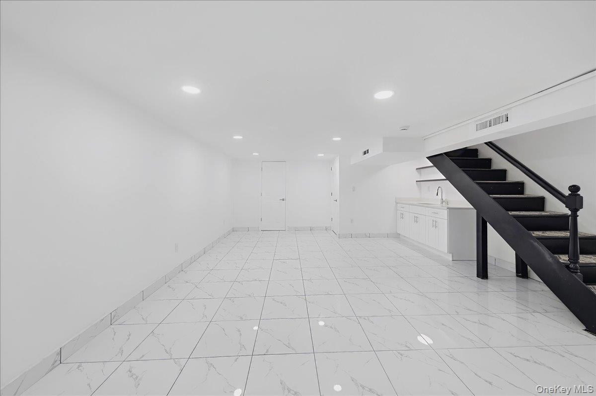 Single Family Brinsmade  Bronx, NY 10465, MLS-966753-25