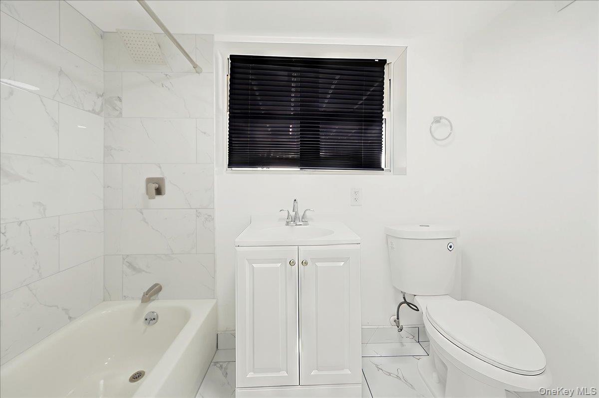 Single Family Brinsmade  Bronx, NY 10465, MLS-966753-26