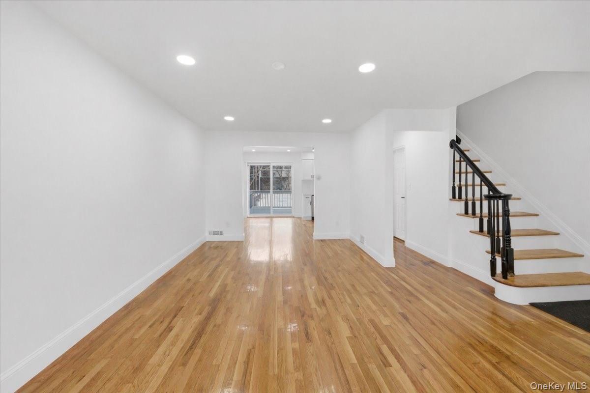 Single Family Brinsmade  Bronx, NY 10465, MLS-966753-4