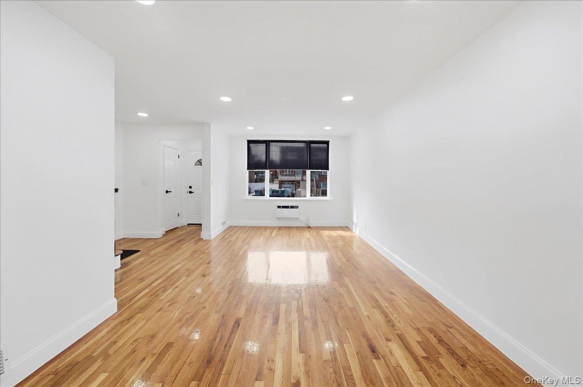 Single Family Brinsmade  Bronx, NY 10465, MLS-966753-5