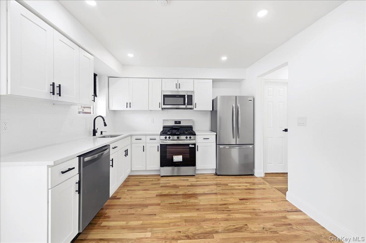 Single Family Brinsmade  Bronx, NY 10465, MLS-966753-6