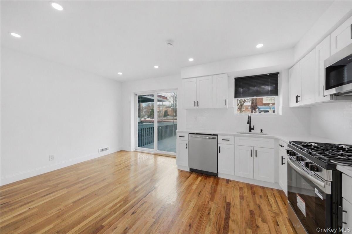 Single Family Brinsmade  Bronx, NY 10465, MLS-966753-8