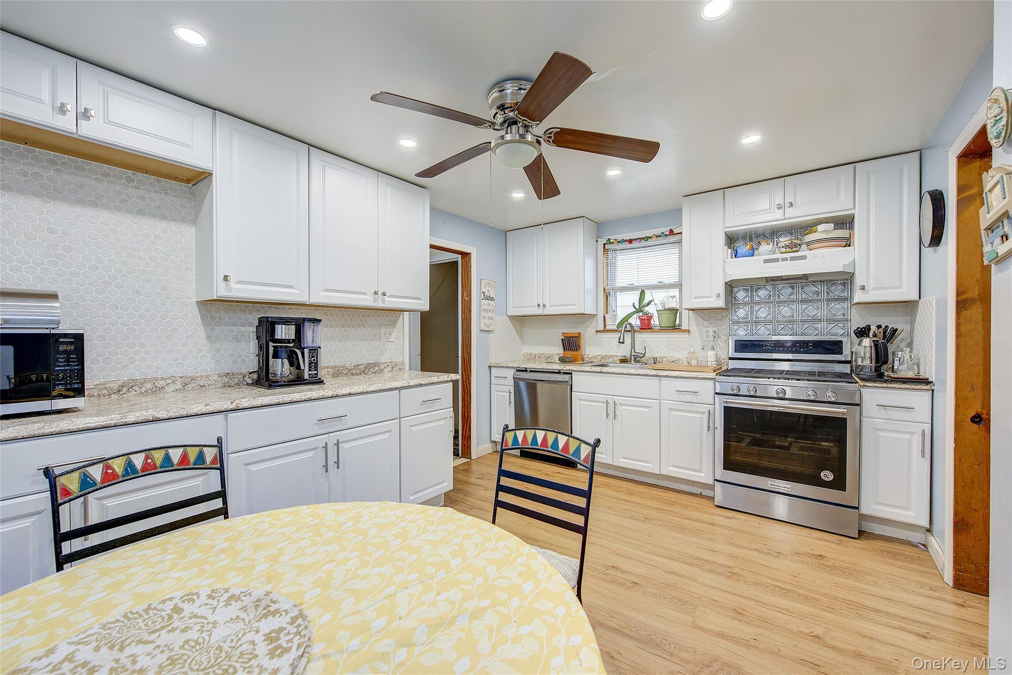 Single Family 220th  Queens, NY 11427, MLS-966754-10