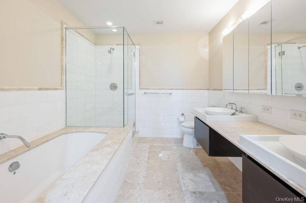 Condo Huguenot  Westchester County, NY 10801, MLS-966755-18