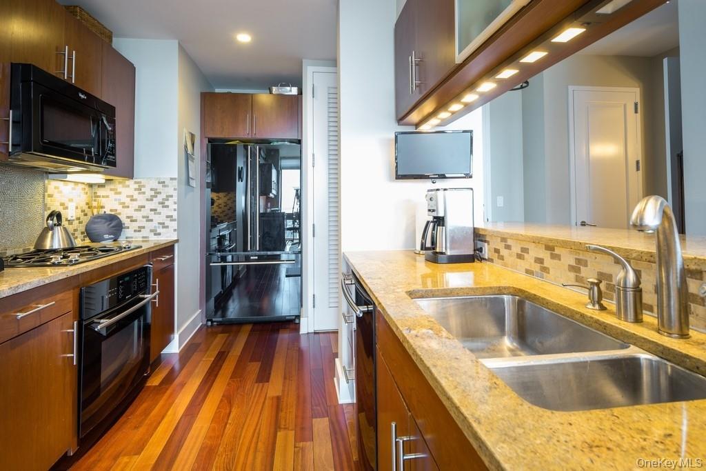 Condo Huguenot  Westchester County, NY 10801, MLS-966755-5