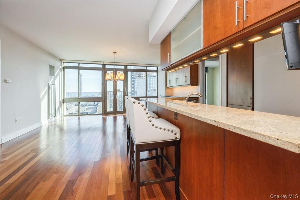 Condo Huguenot  Westchester County, NY 10801, MLS-966755-6