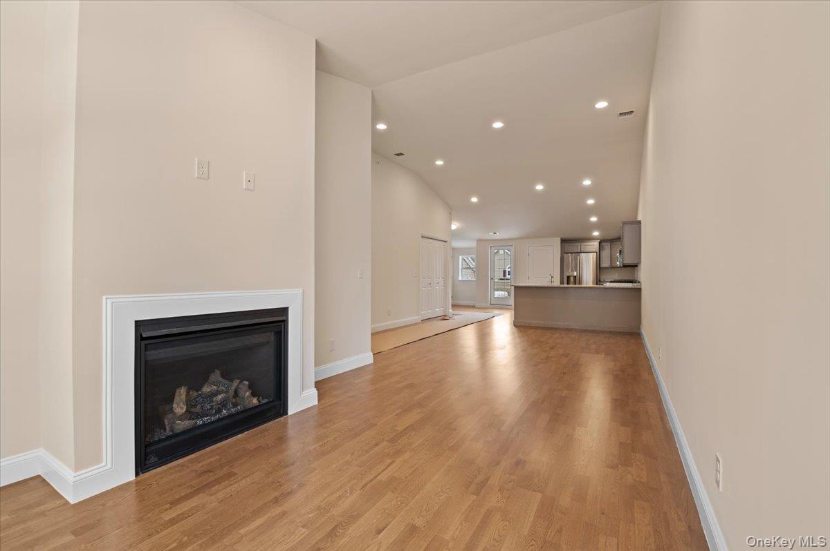 Condo Steven  Suffolk County, NY 11746, MLS-966778-11