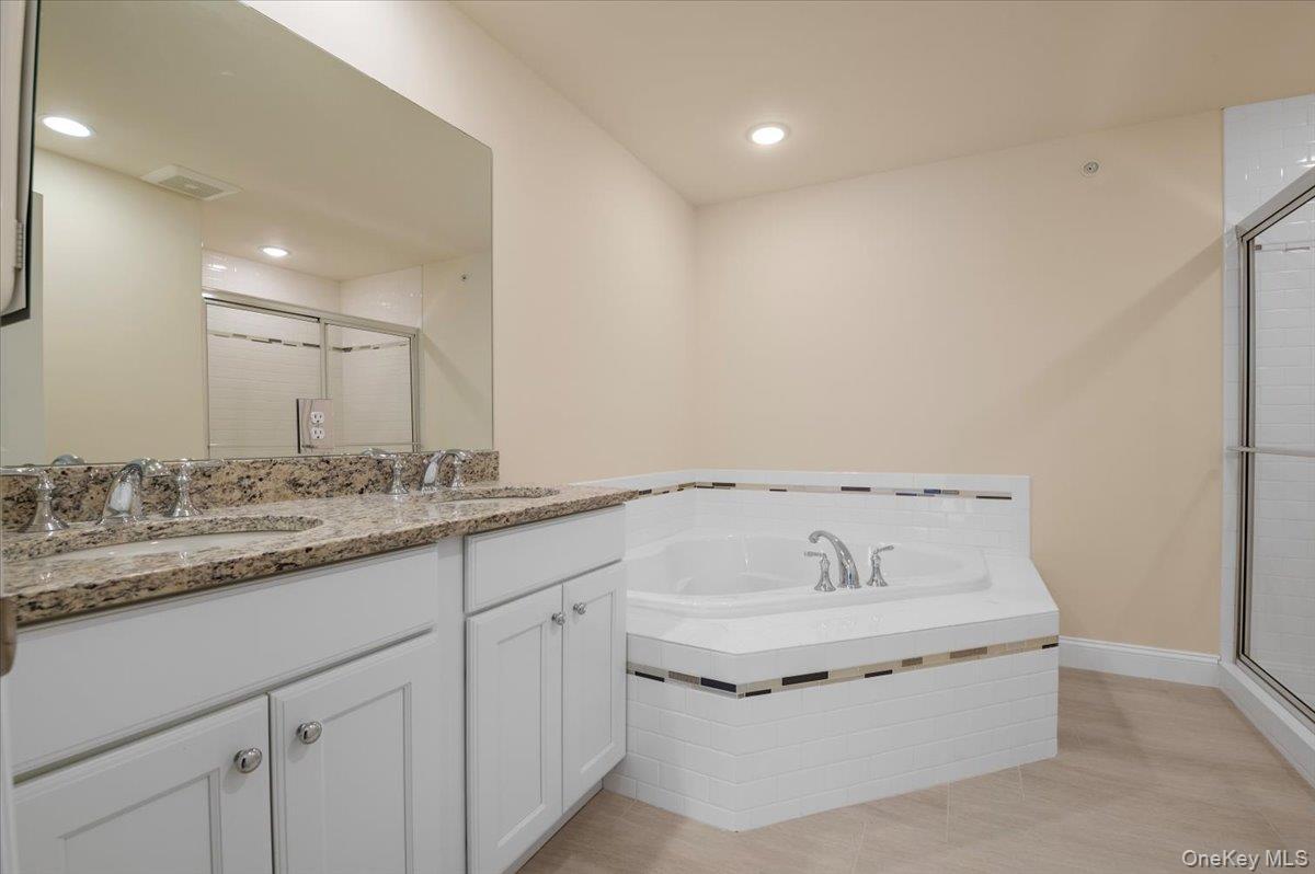 Condo Steven  Suffolk County, NY 11746, MLS-966778-16