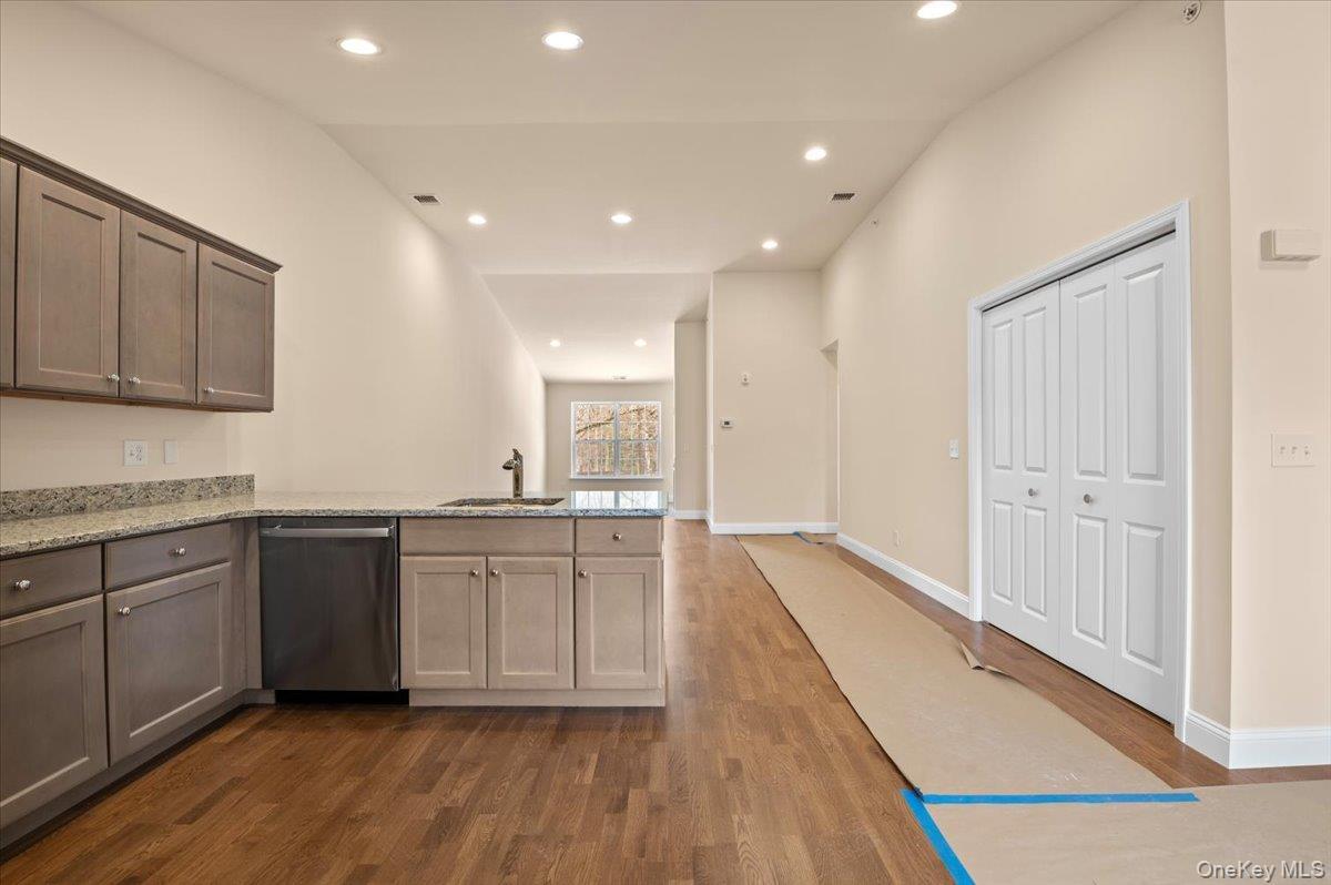 Condo Steven  Suffolk County, NY 11746, MLS-966778-5