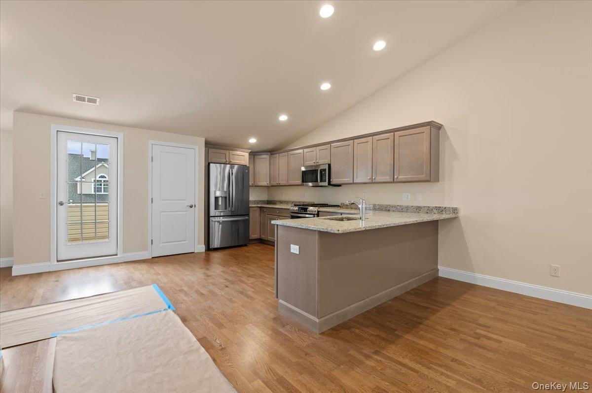 Condo Steven  Suffolk County, NY 11746, MLS-966778-7