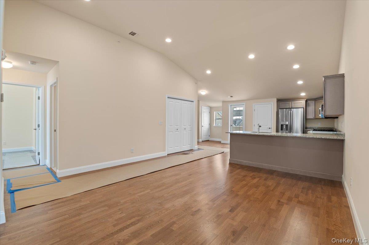 Condo Steven  Suffolk County, NY 11746, MLS-966778-8