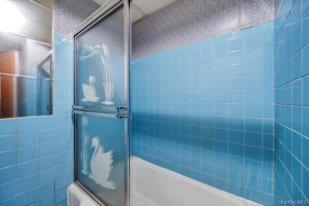 Single Family Ontario  Nassau County, NY 11758, MLS-966813-12