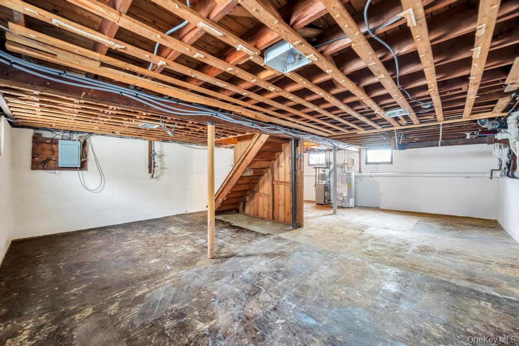 Single Family Ontario  Nassau County, NY 11758, MLS-966813-13