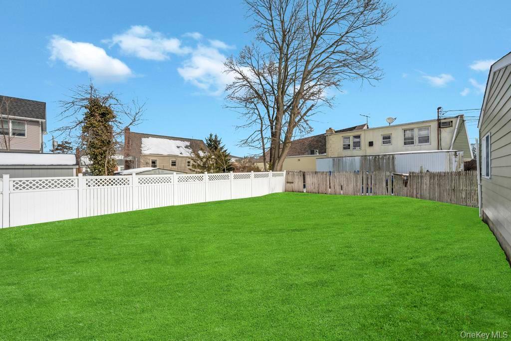 Single Family Ontario  Nassau County, NY 11758, MLS-966813-14