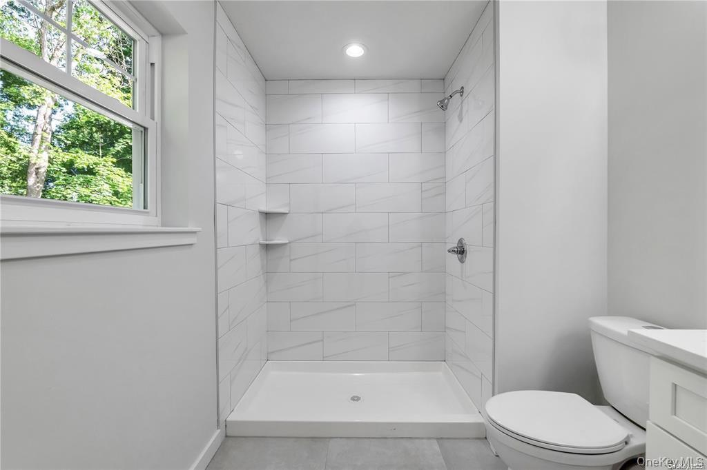 Single Family Leicester  Suffolk County, NY 11779, MLS-966816-32