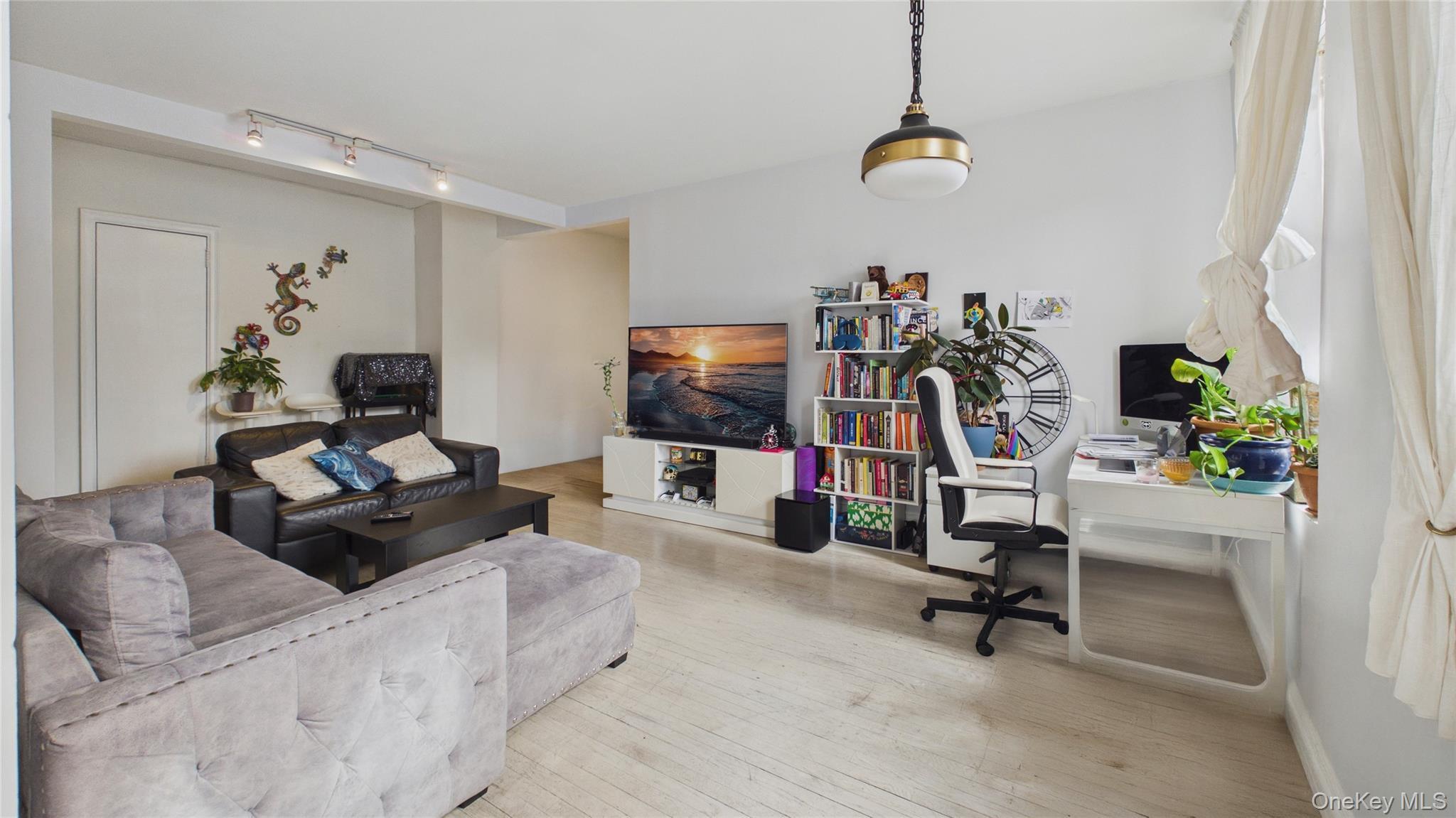 Condo 89th Queens, NY 11372, MLS-966851-4