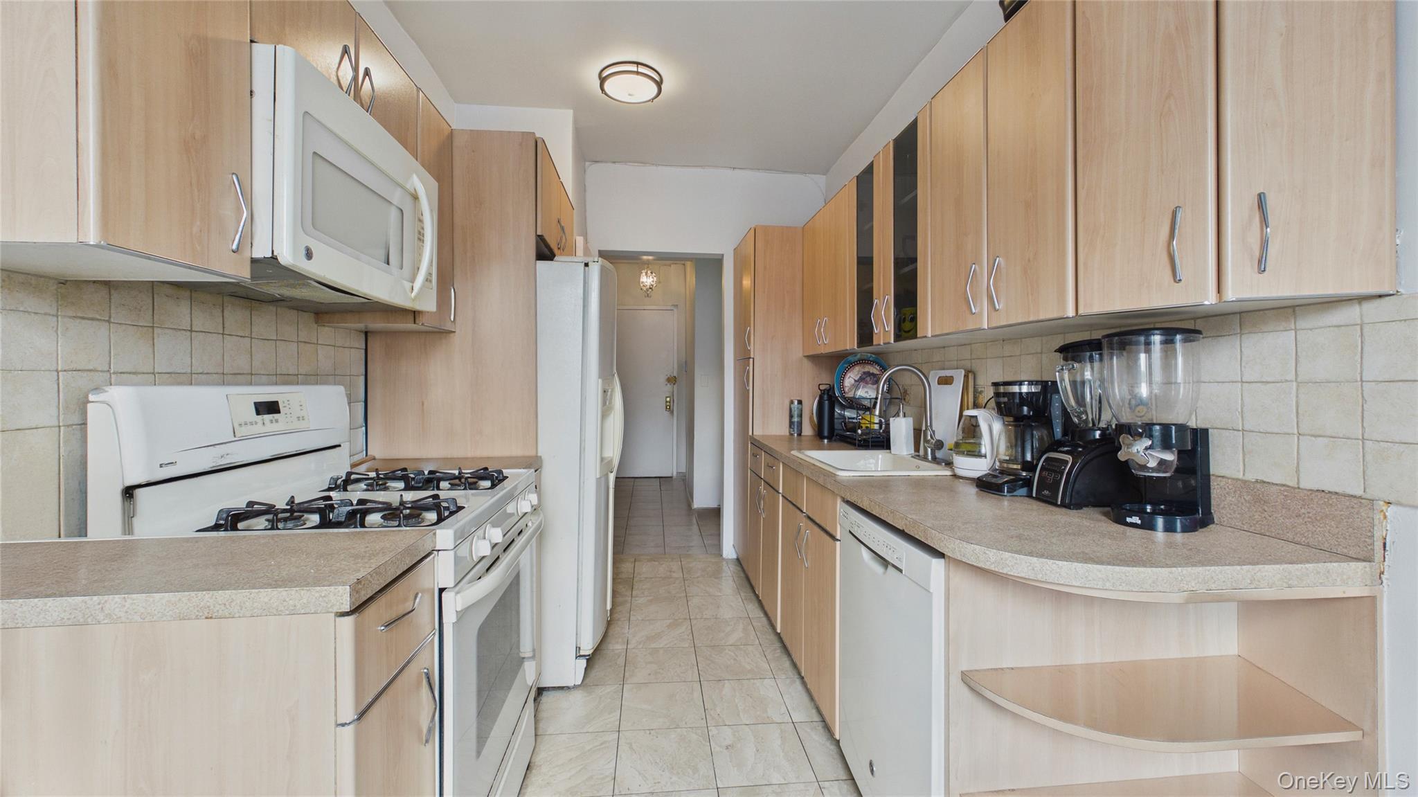 Condo 89th Queens, NY 11372, MLS-966851-6