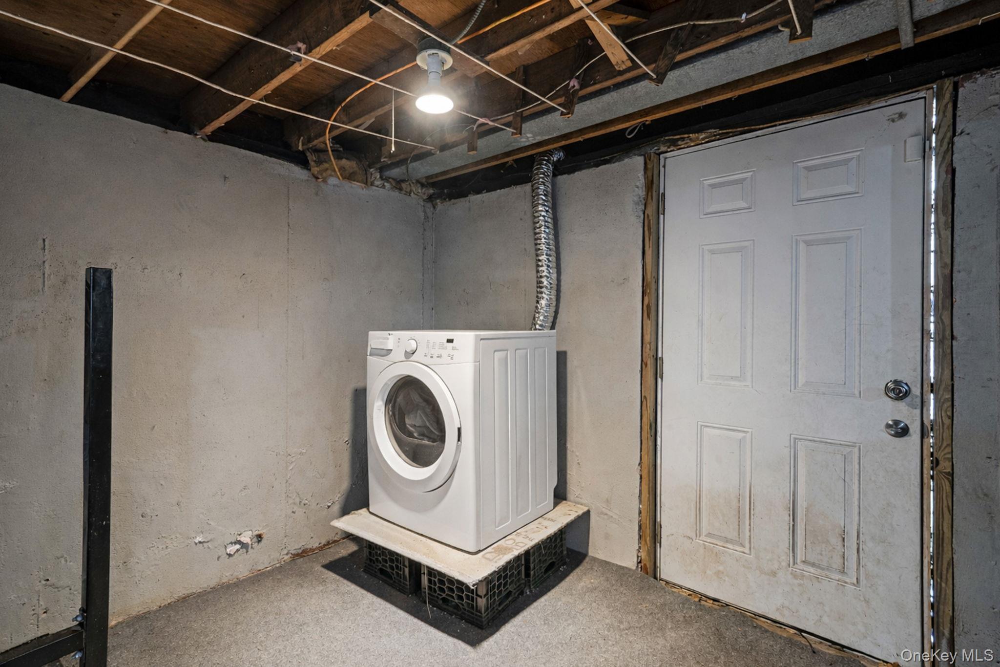 Single Family Lantern  Suffolk County, NY 11743, MLS-966865-17