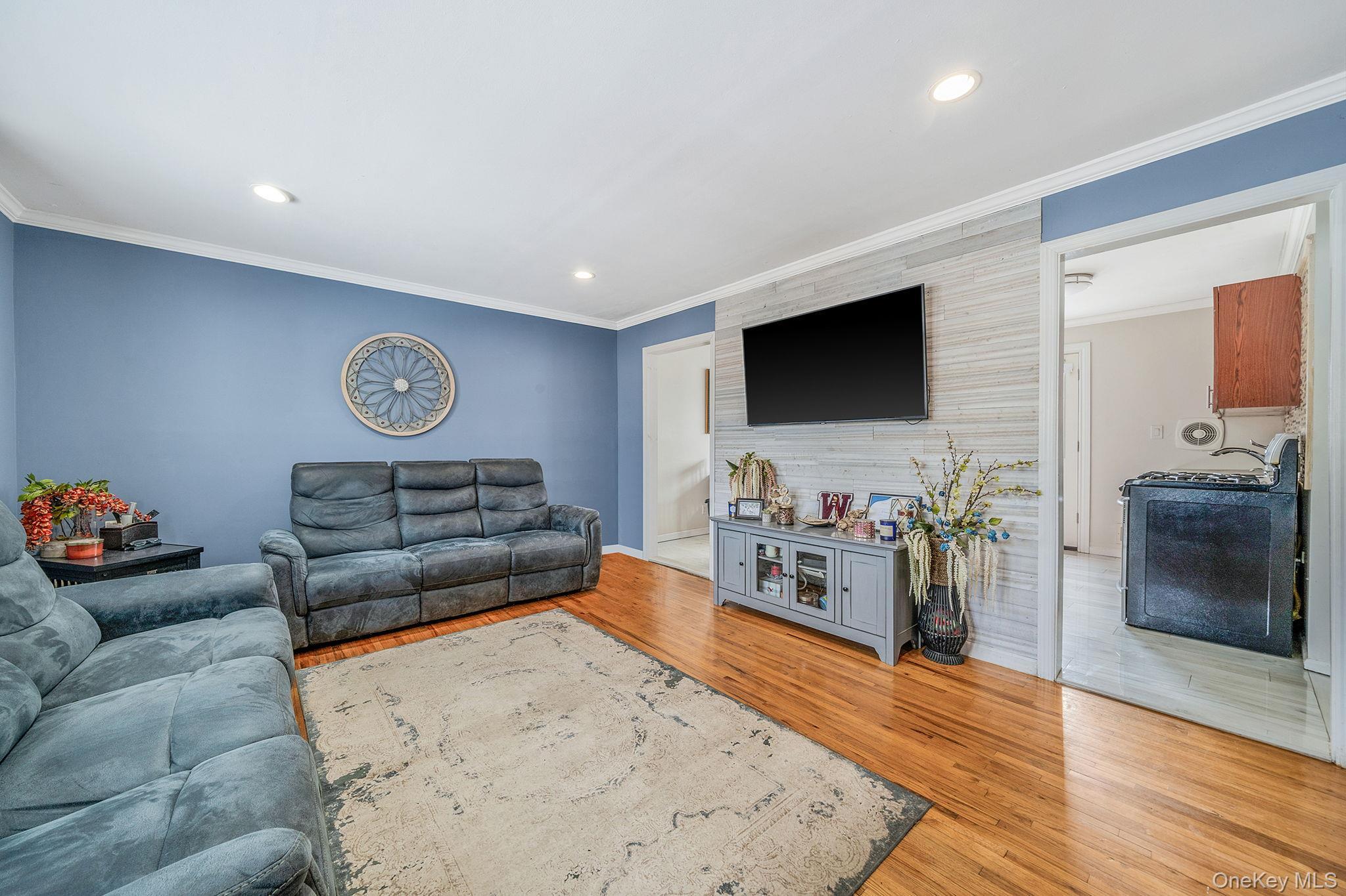 Single Family Lantern  Suffolk County, NY 11743, MLS-966865-2