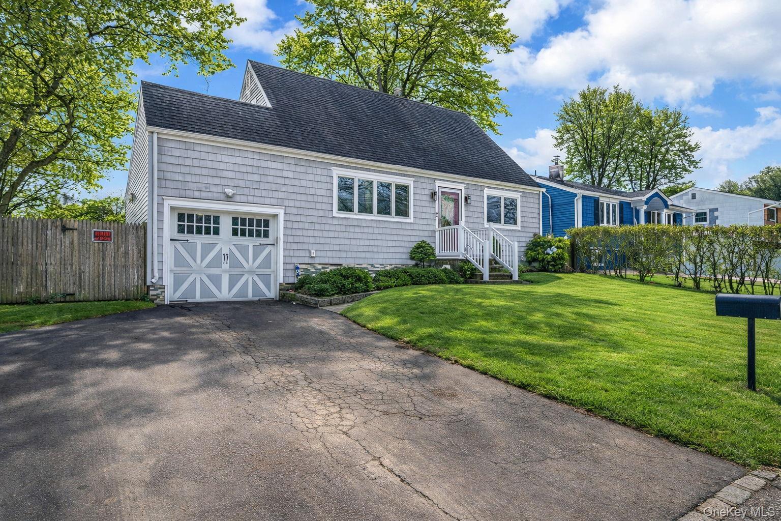 Single Family Lantern  Suffolk County, NY 11743, MLS-966865-21