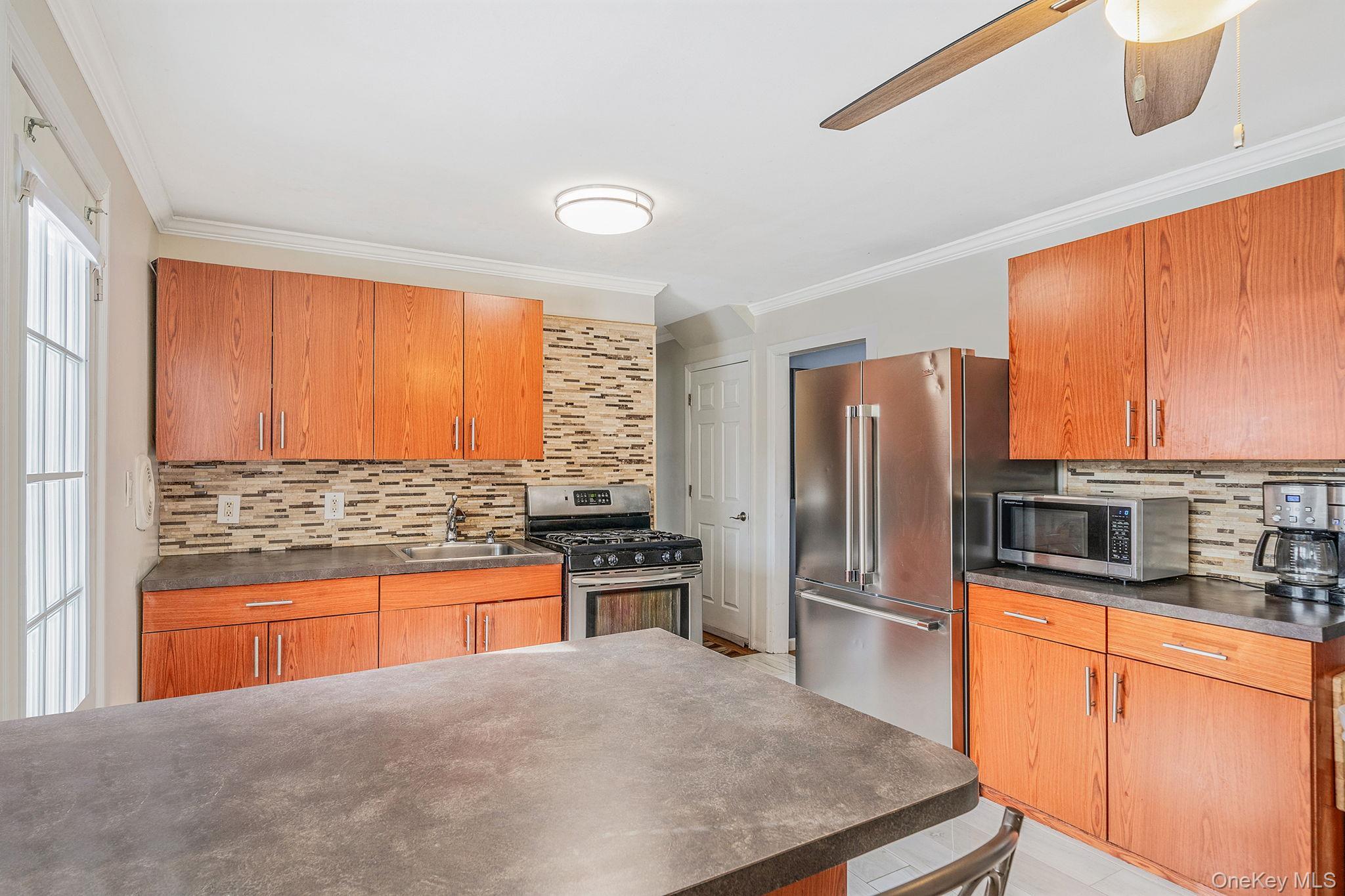 Single Family Lantern  Suffolk County, NY 11743, MLS-966865-5