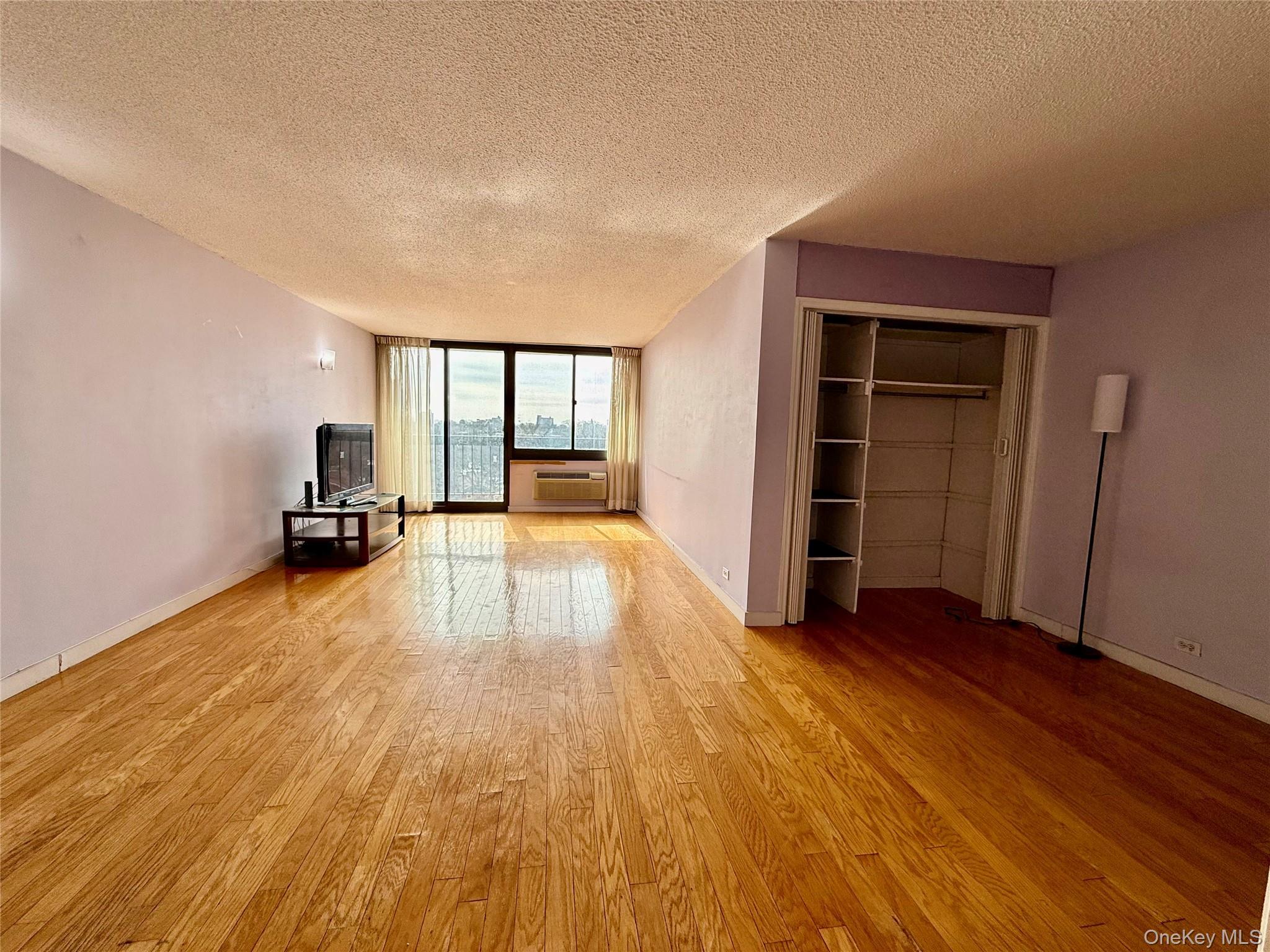Apartment Union  Queens, NY 11367, MLS-966912-9