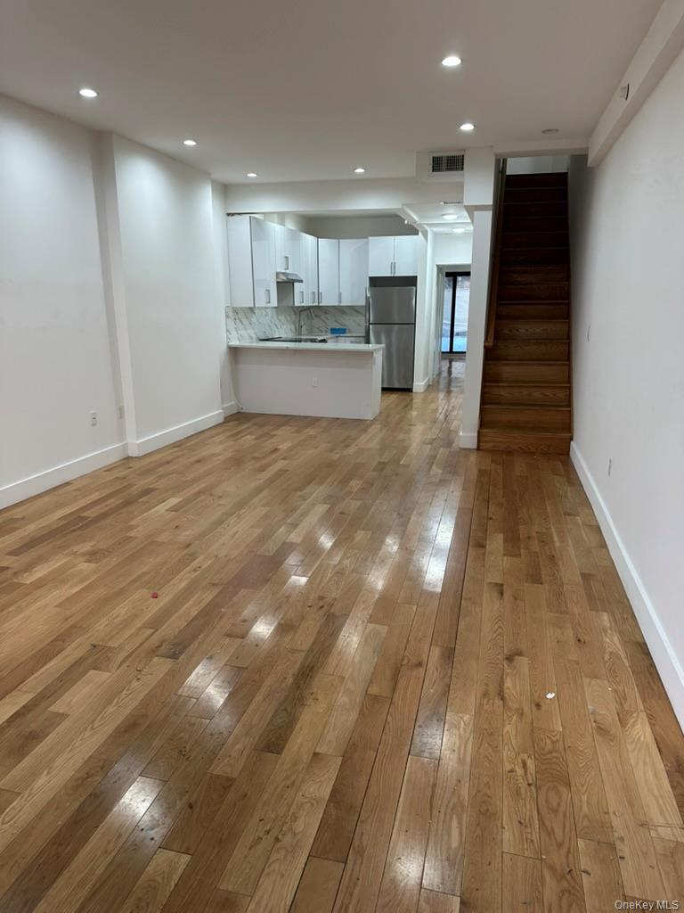 Single Family 159th Manhattan, NY 10032, MLS-966921-23