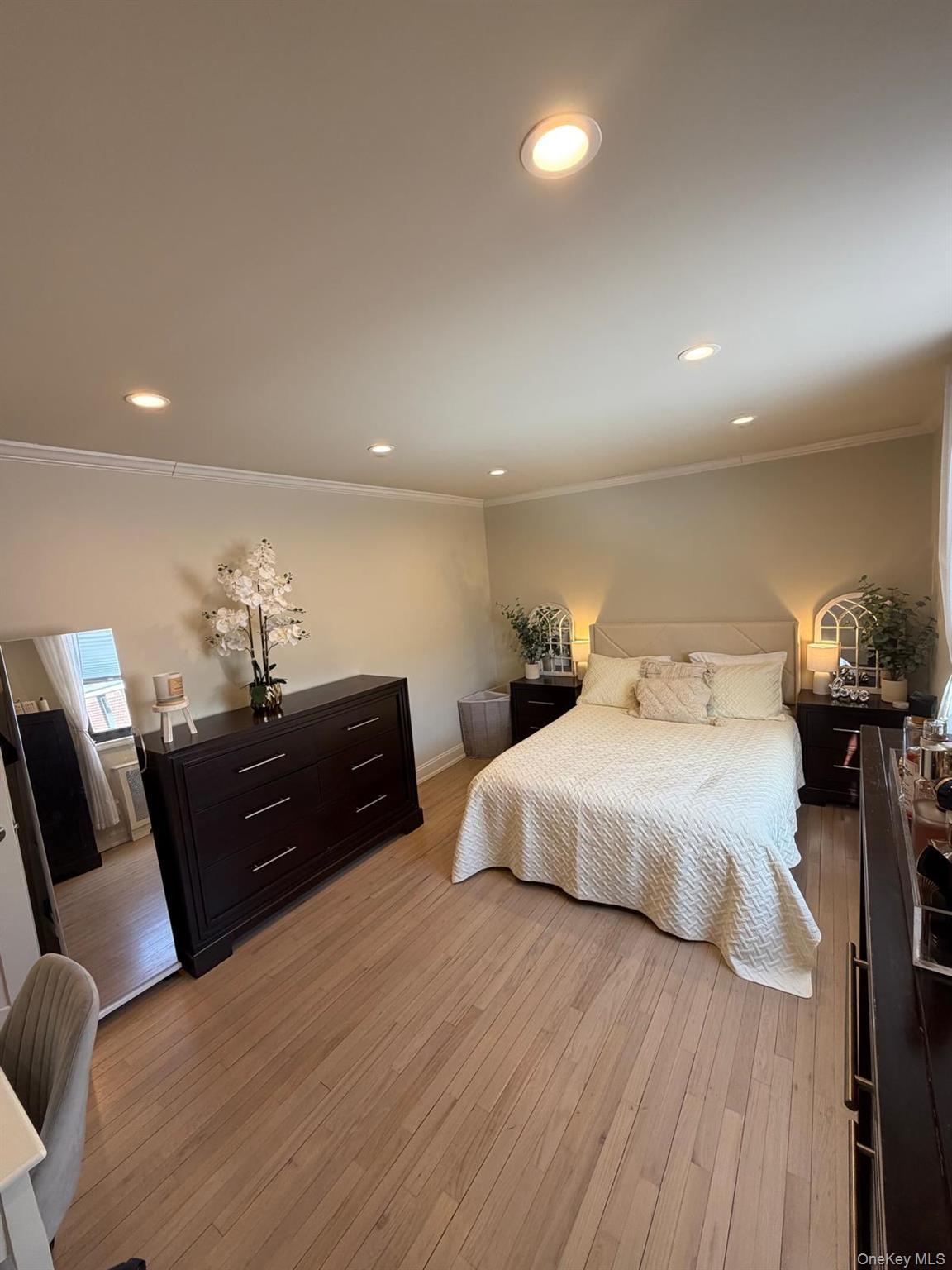 Coop 166th  Queens, NY 11357, MLS-966928-20