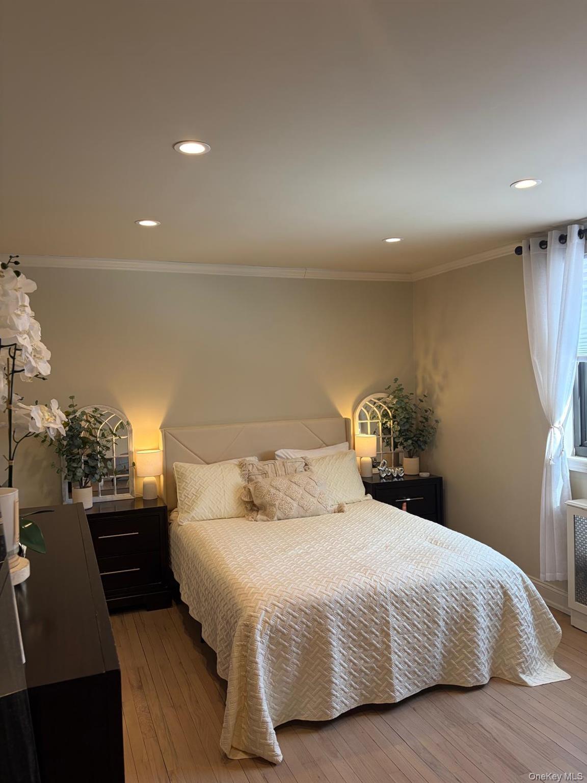 Coop 166th  Queens, NY 11357, MLS-966928-21