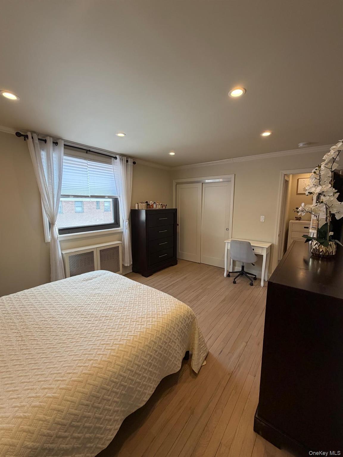 Coop 166th  Queens, NY 11357, MLS-966928-24