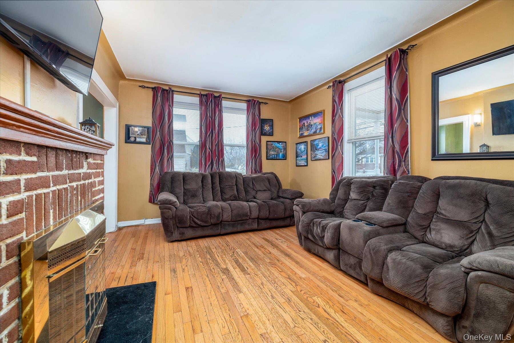 Single Family Hudson  Nassau County, NY 11580, MLS-966946-3