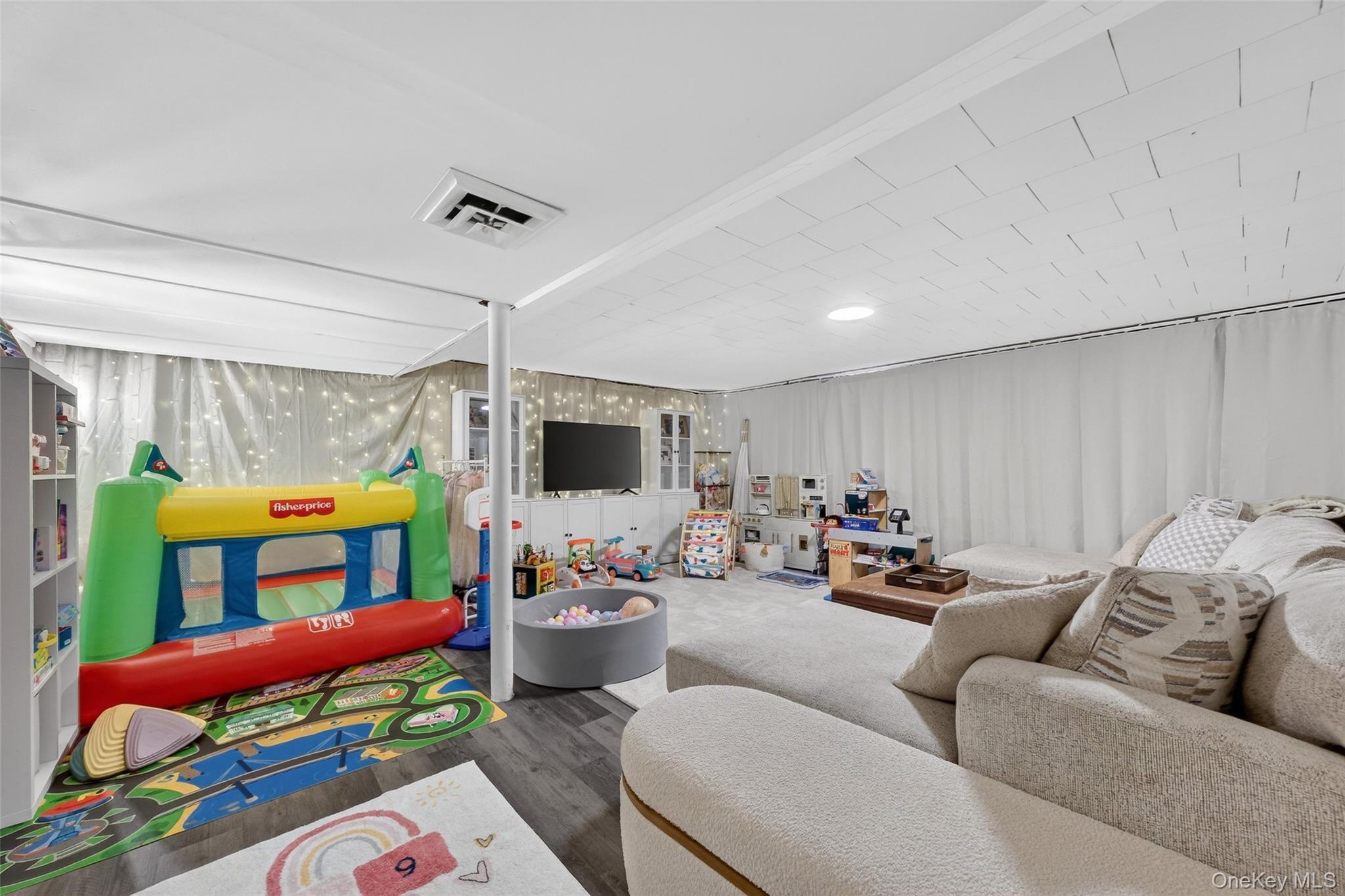 Single Family Laffin  Dutchess County, NY 12603, MLS-966967-34