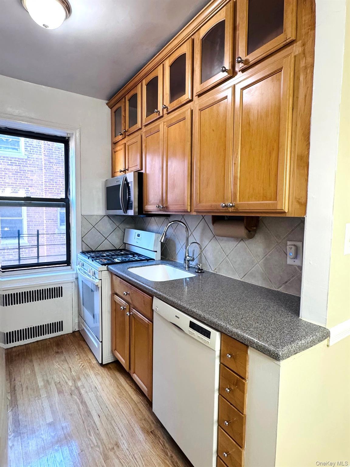 Coop 72 Queens, NY 11375, MLS-966976-7