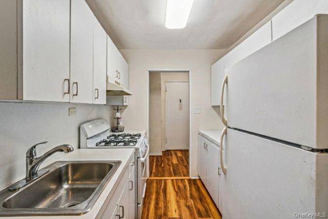 Coop Bowne  Queens, NY 11355, MLS-966983-8