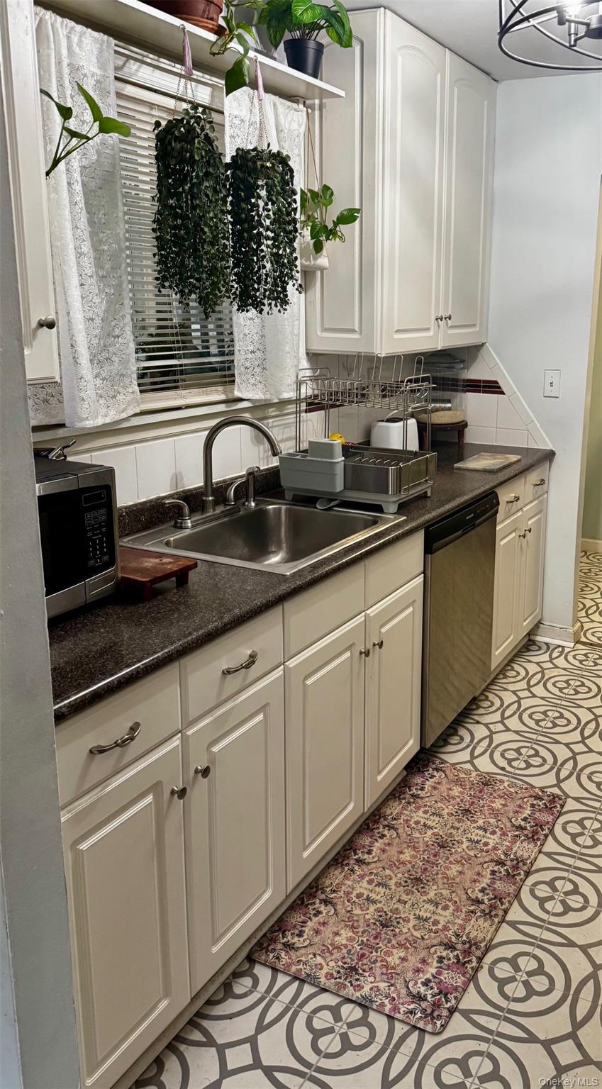 Coop Sterling  Dutchess County, NY 10508, MLS-966995-10