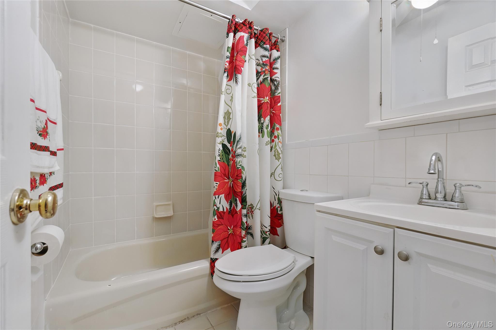 Single Family Hillmeyer  Queens, NY 11692, MLS-967024-10