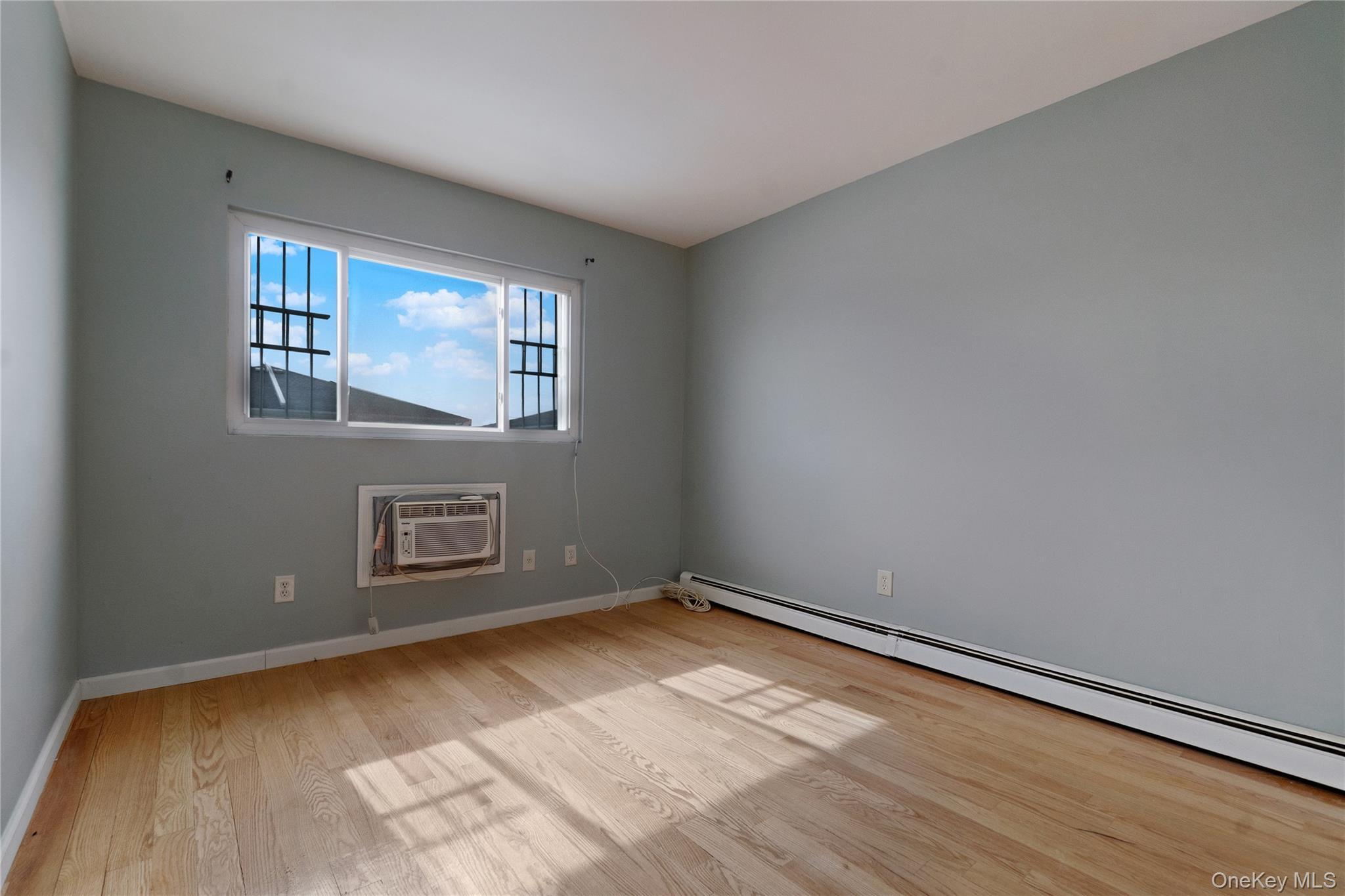 Single Family Hillmeyer  Queens, NY 11692, MLS-967024-16