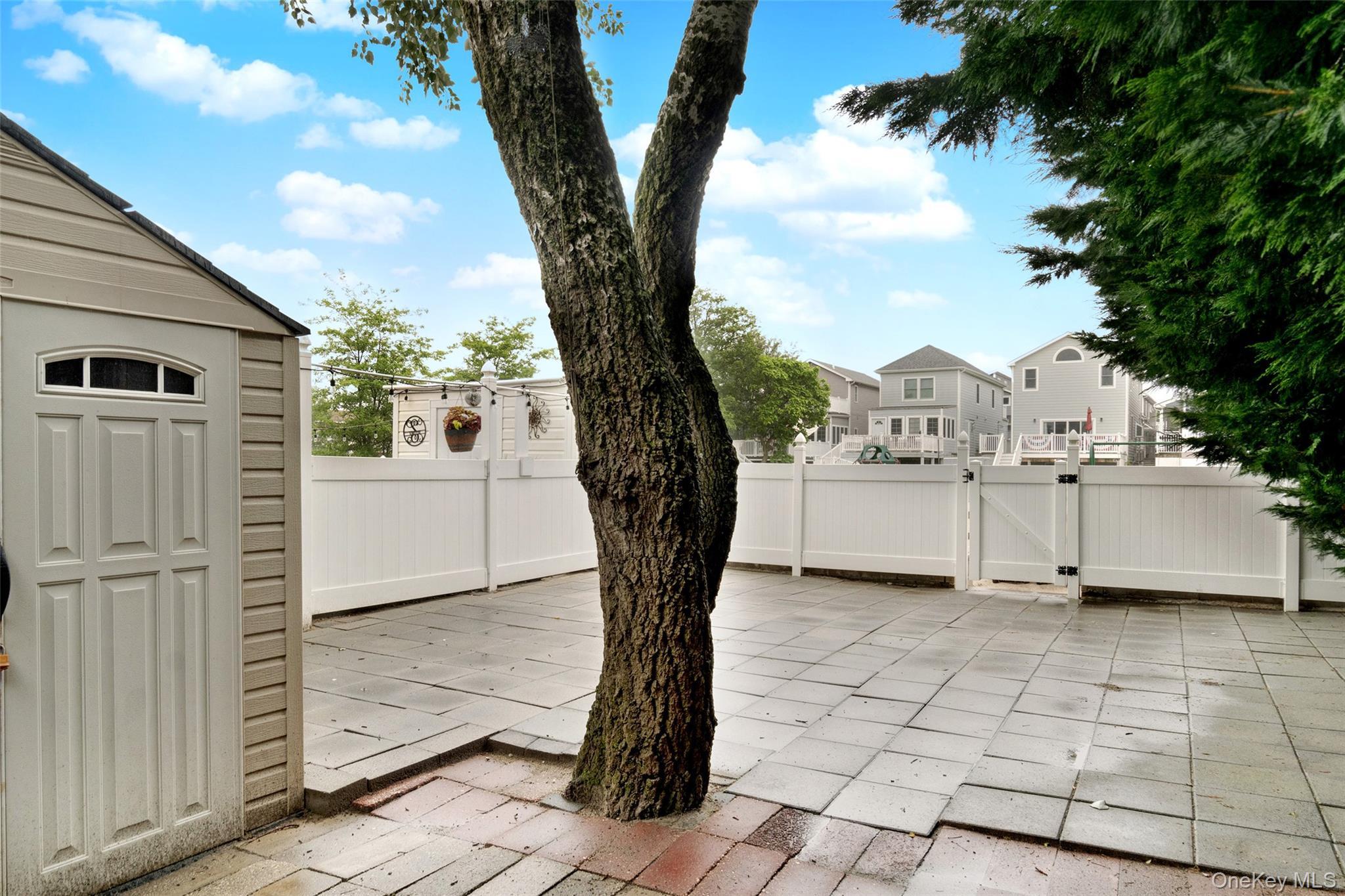 Single Family Janet  Queens, NY 11697, MLS-967034-27