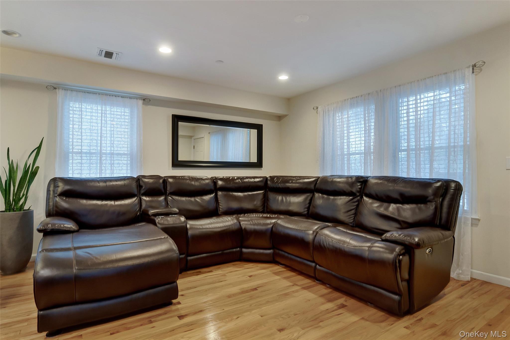 Single Family Janet  Queens, NY 11697, MLS-967034-3